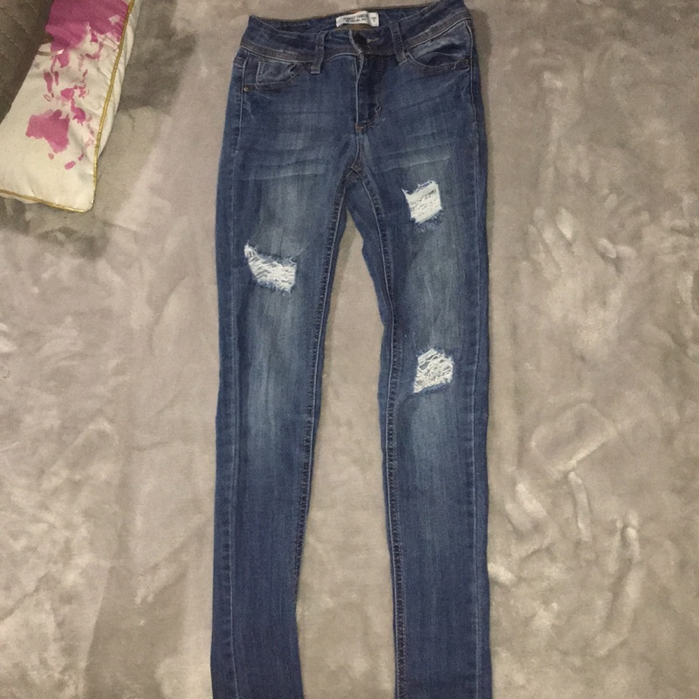 Dark Washed Ripped Skinny Jeans